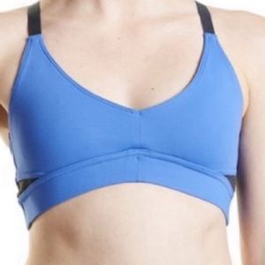 Oiselle Sports Bra Athletic Adjustable Racerback 8